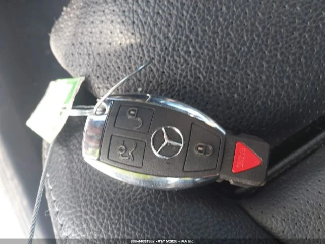Mercedes-Benz C 300 4-Matic, снимка 10 - Автомобили и джипове - 53429133