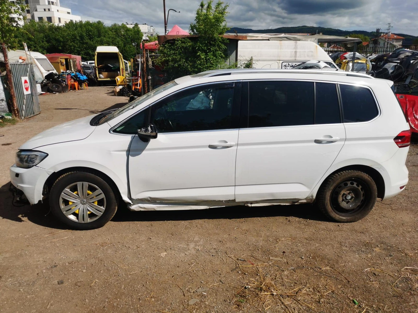 VW Touran 2.0TDI, DSG, Panorama, KEYLESS - изображение 7