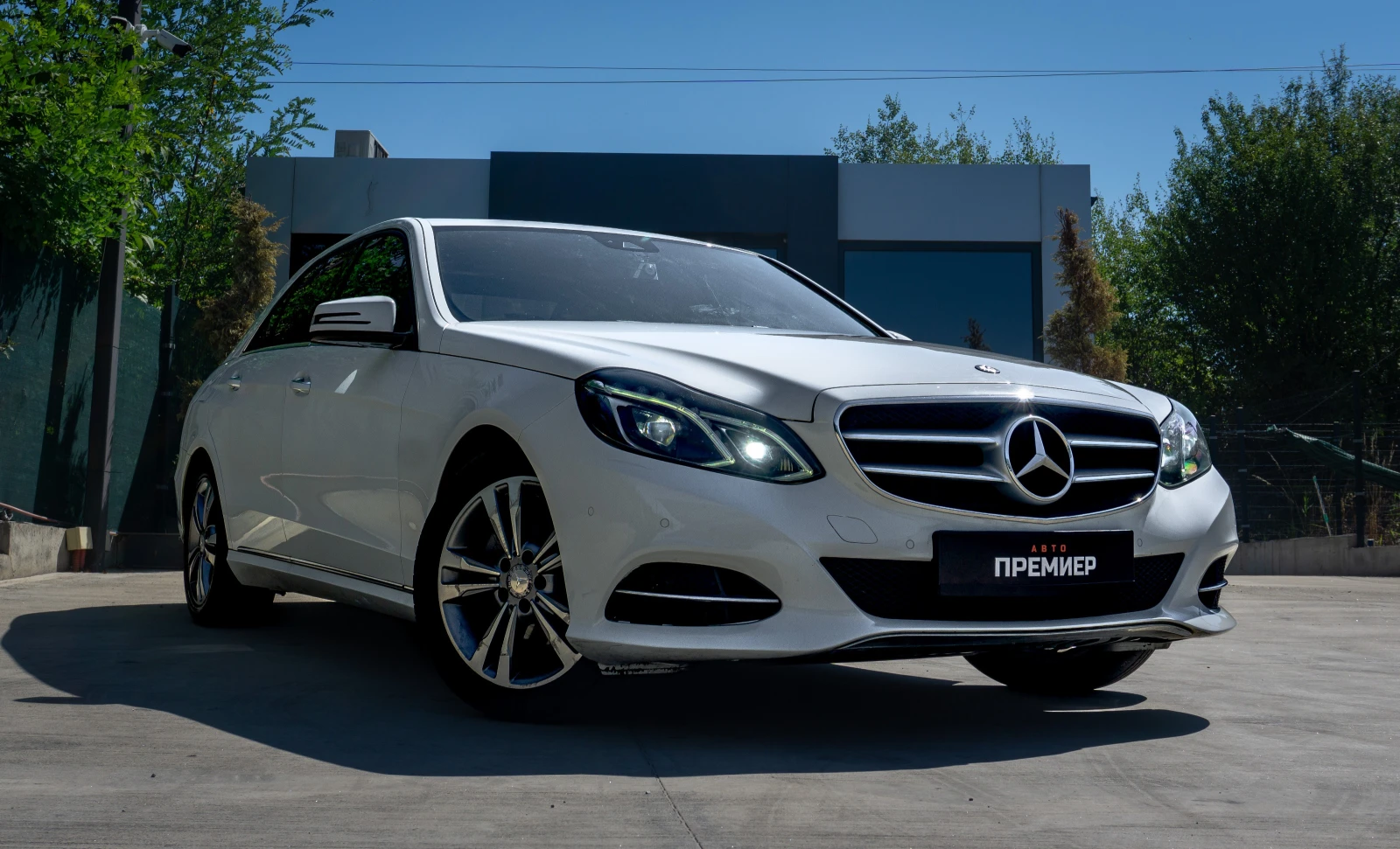 Mercedes-Benz E 220 2.2-CDI-6М ГАРАНЦИЯ-РЕАЛНИ КИЛОМЕТРИ-ТОП СЪСТОЯНИЕ - изображение 3