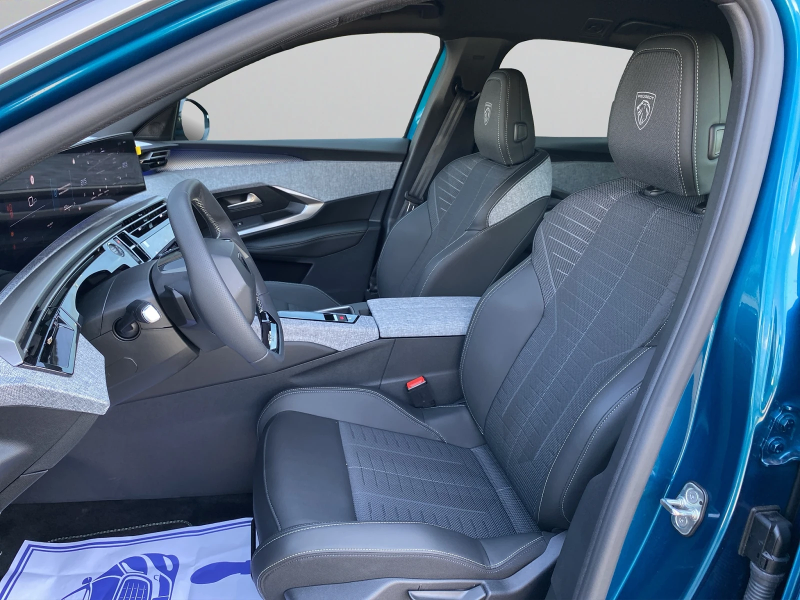 Peugeot 3008 GT 1.2 145 HYBRID 48V Гаранция до 07.2030 г. - изображение 10
