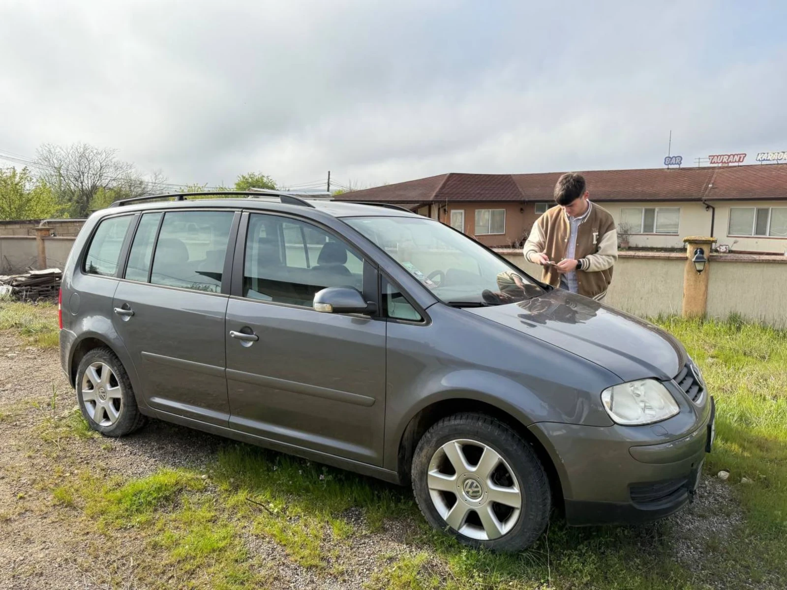 VW Touran 2.0 TDI  - изображение 10