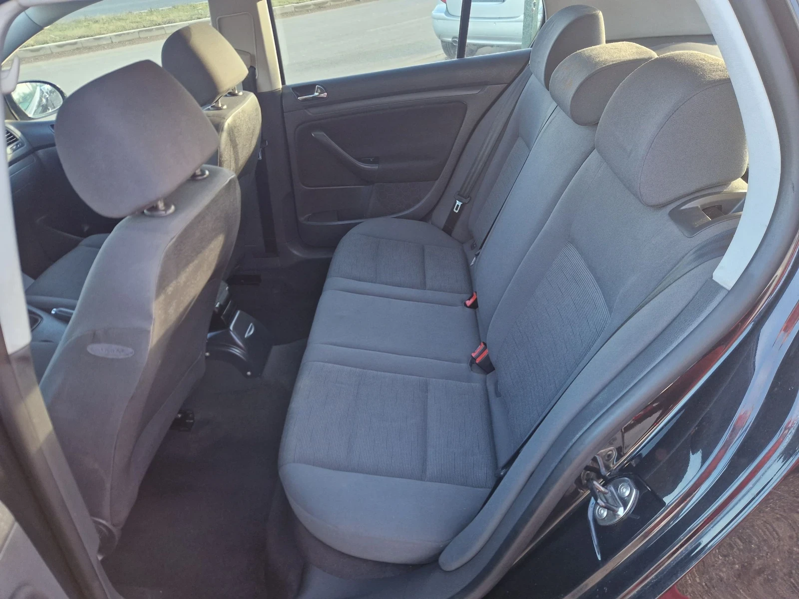 VW Golf 1.9TDI 105HP. BLACK ITALIA - изображение 9