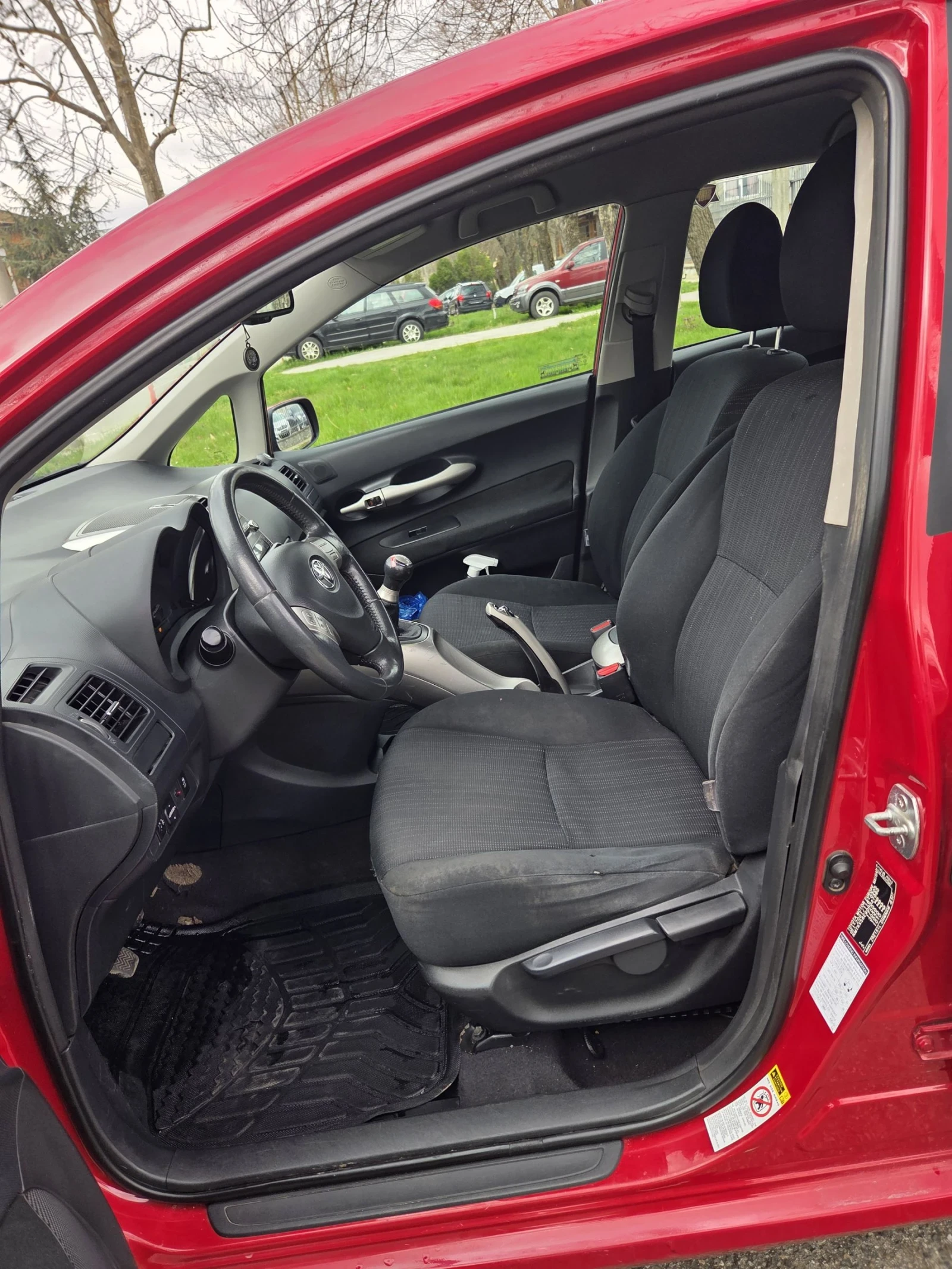 Toyota Auris, снимка 9 - Автомобили и джипове - 53910080