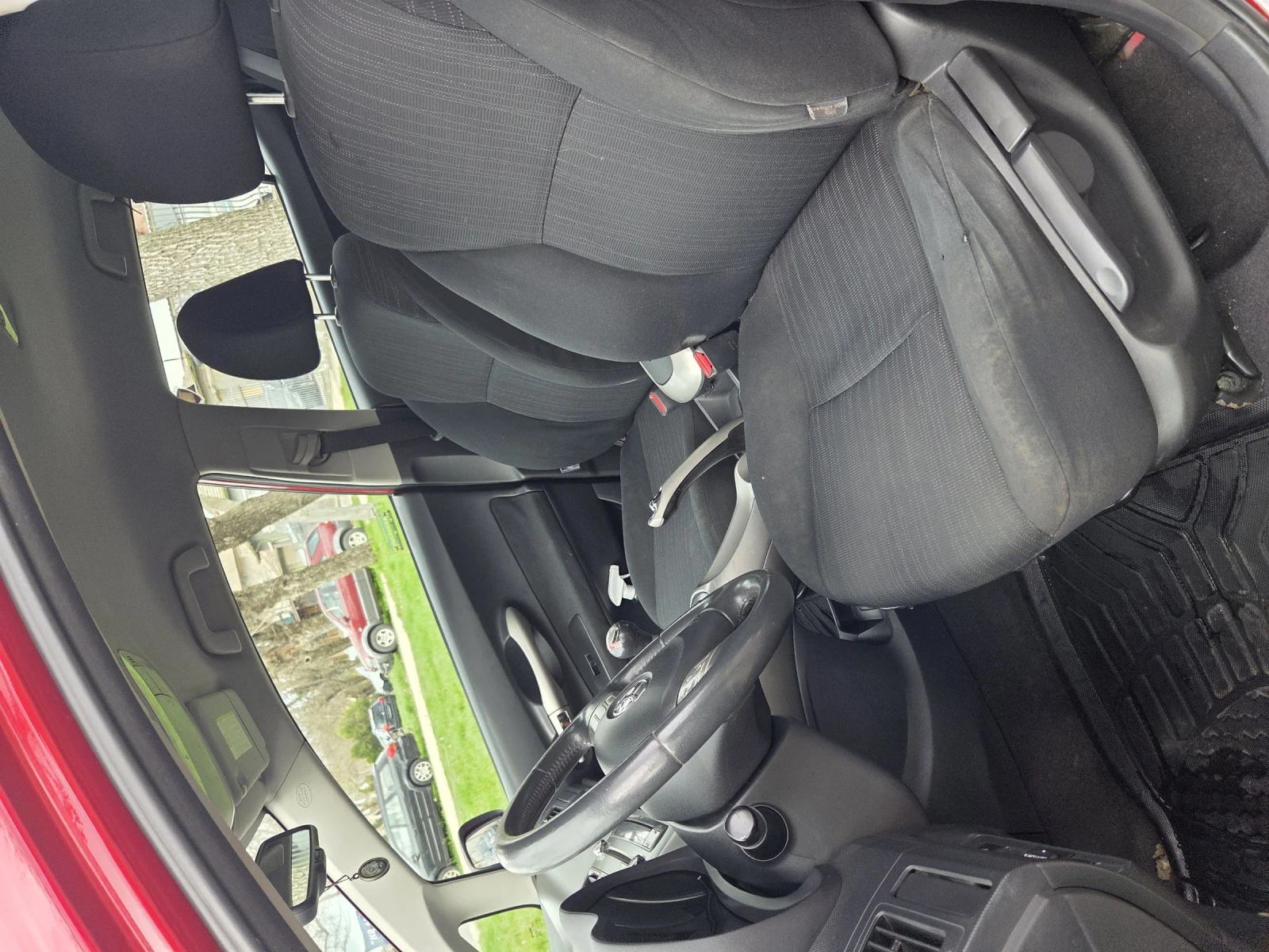 Toyota Auris, снимка 12 - Автомобили и джипове - 53910080