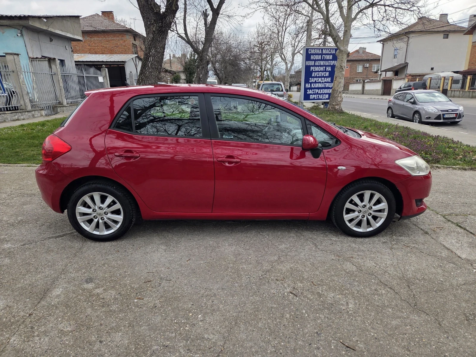 Toyota Auris, снимка 4 - Автомобили и джипове - 53910080