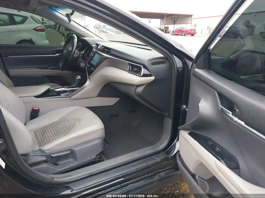 Toyota Camry 2.5l Se, снимка 5 - Автомобили и джипове - 53919160