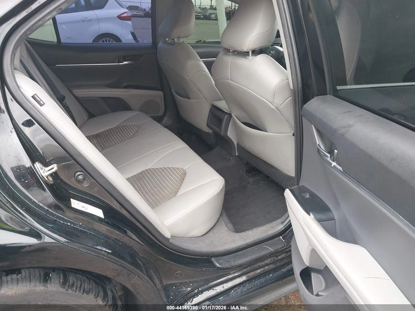 Toyota Camry 2.5l Se, снимка 8 - Автомобили и джипове - 53919160