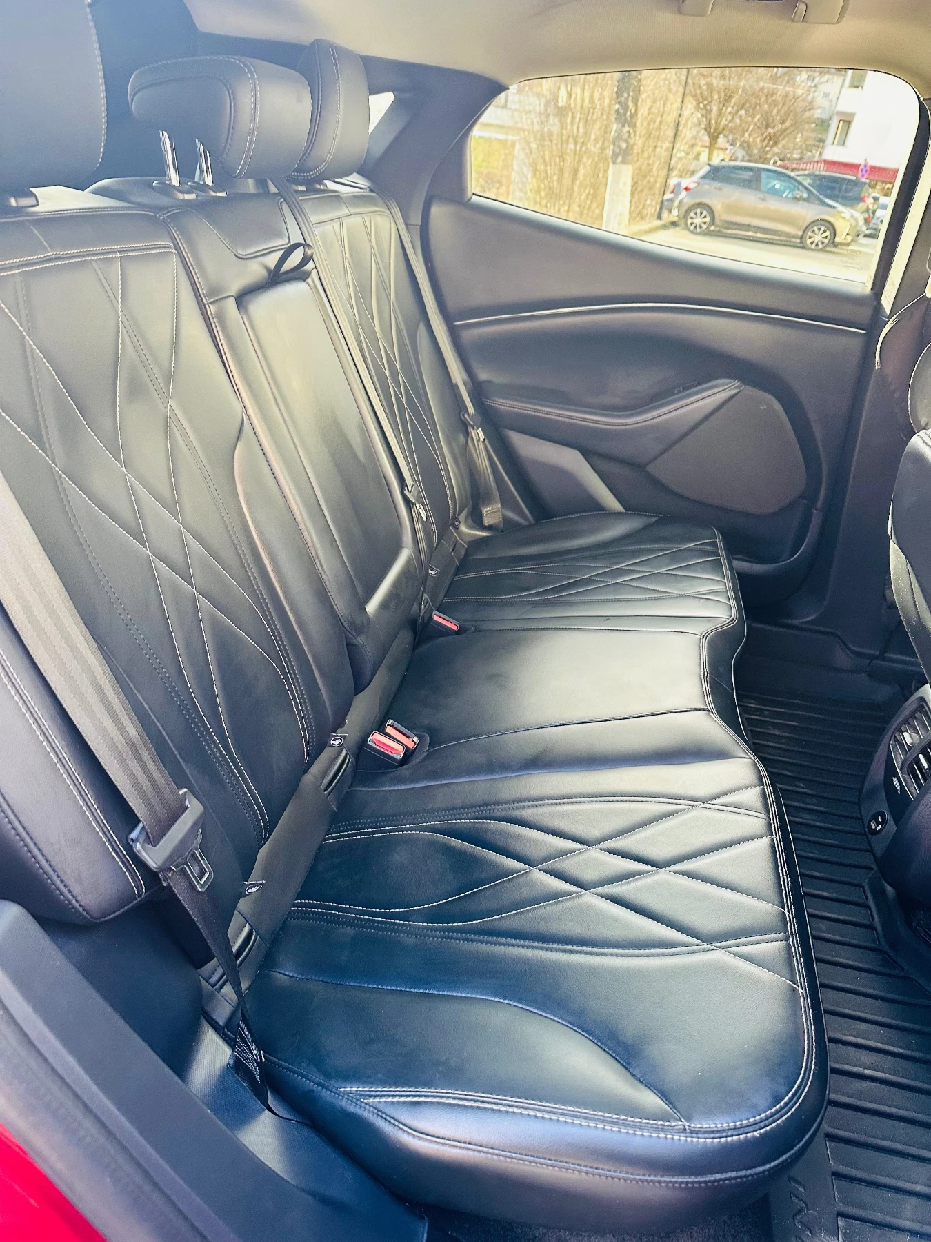 Ford Mustang Mach-E, снимка 11 - Автомобили и джипове - 54086484