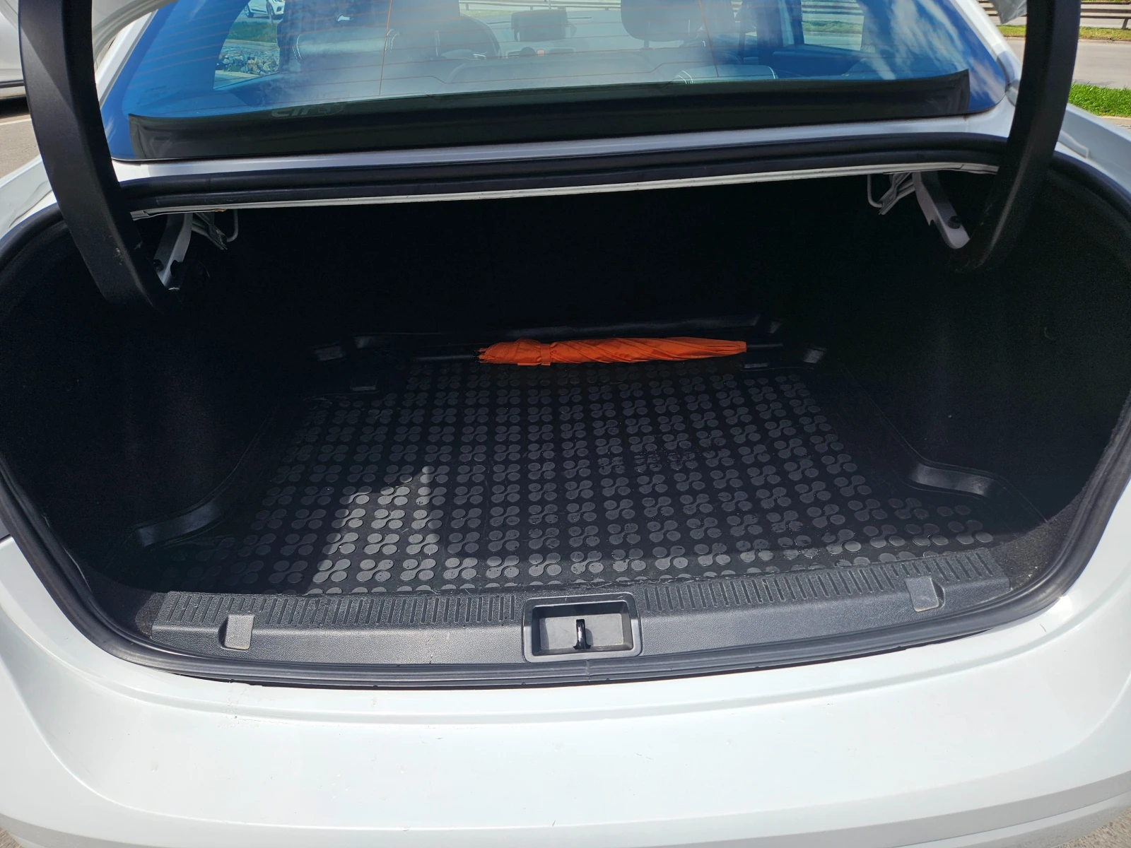 Renault Fluence, снимка 15 - Автомобили и джипове - 54393016