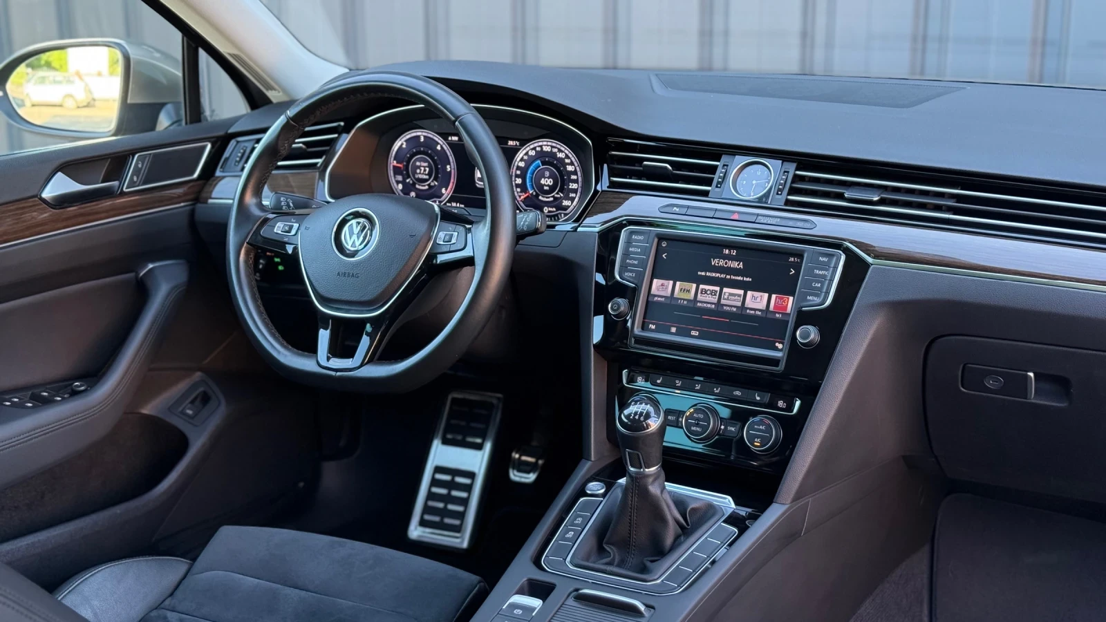 VW Passat HIGHLINE DIGITAL, снимка 8 - Автомобили и джипове - 54610677