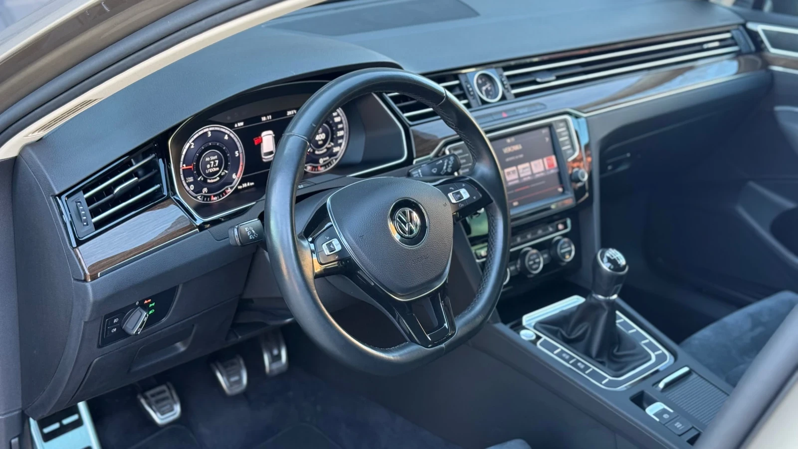 VW Passat HIGHLINE DIGITAL, снимка 7 - Автомобили и джипове - 54610677