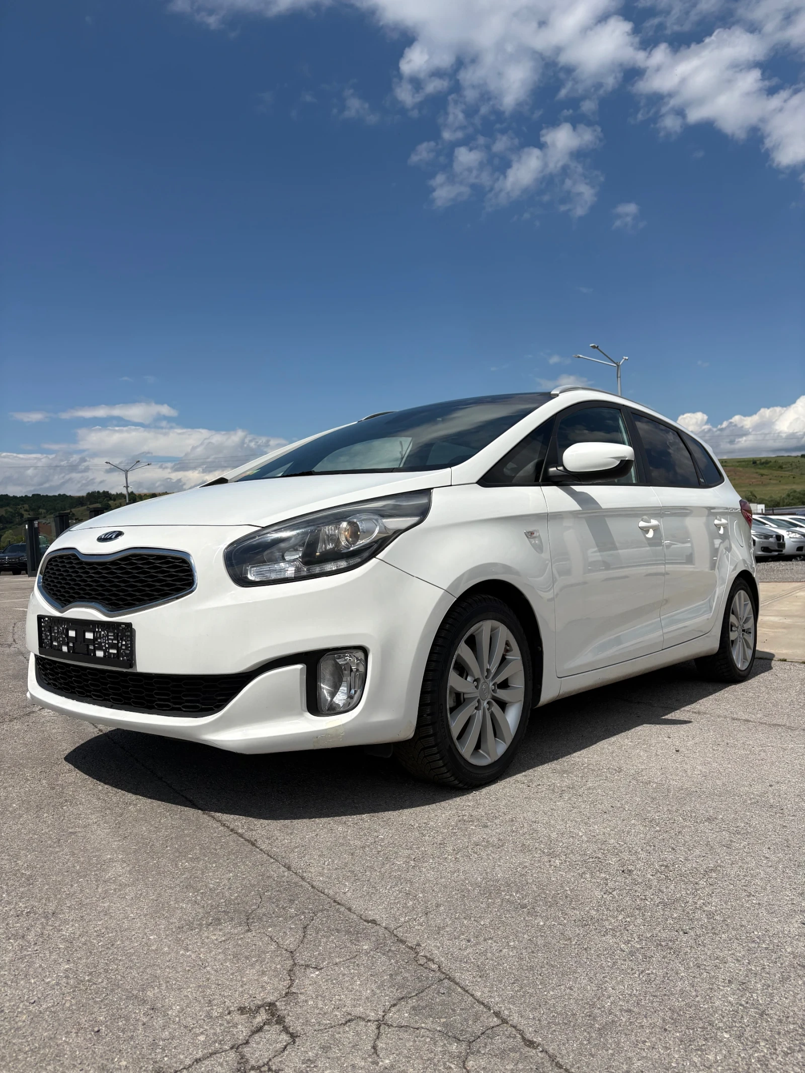 Kia Carens Automatic , снимка 2 - Автомобили и джипове - 54750939