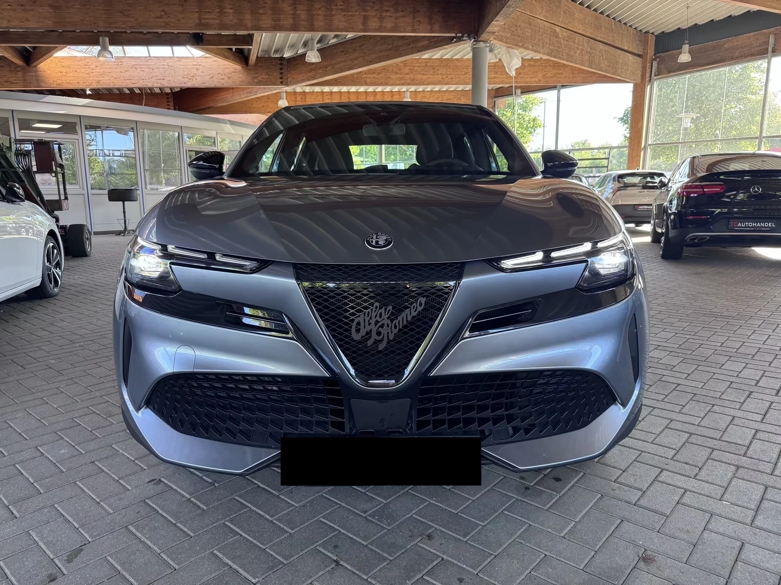 Alfa Romeo Junior ELECTRIC PARKTRONIC FULL LED ТЕРМОПОМПА, снимка 3 - Автомобили и джипове - 54802893