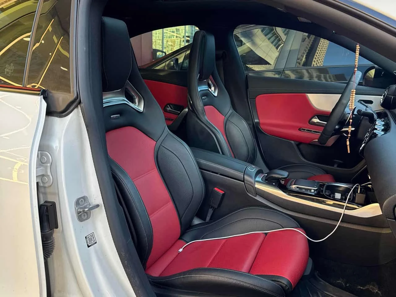 Mercedes-Benz CLA 45 AMG 4MATIC * ДИСТРОНИК* 360 КАМЕРА* ПАНОРАМА* , снимка 15 - Автомобили и джипове - 54997859