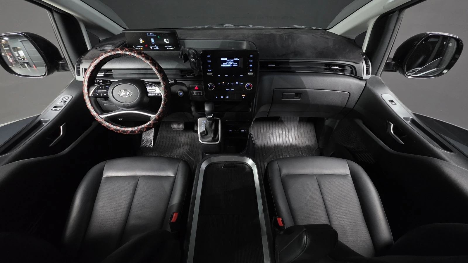 Hyundai Staria Modern* BLIND SPOT* ПОДГРЕВ ВОЛАН* КРАЙНА ЦЕНА, снимка 7 - Автомобили и джипове - 55348243