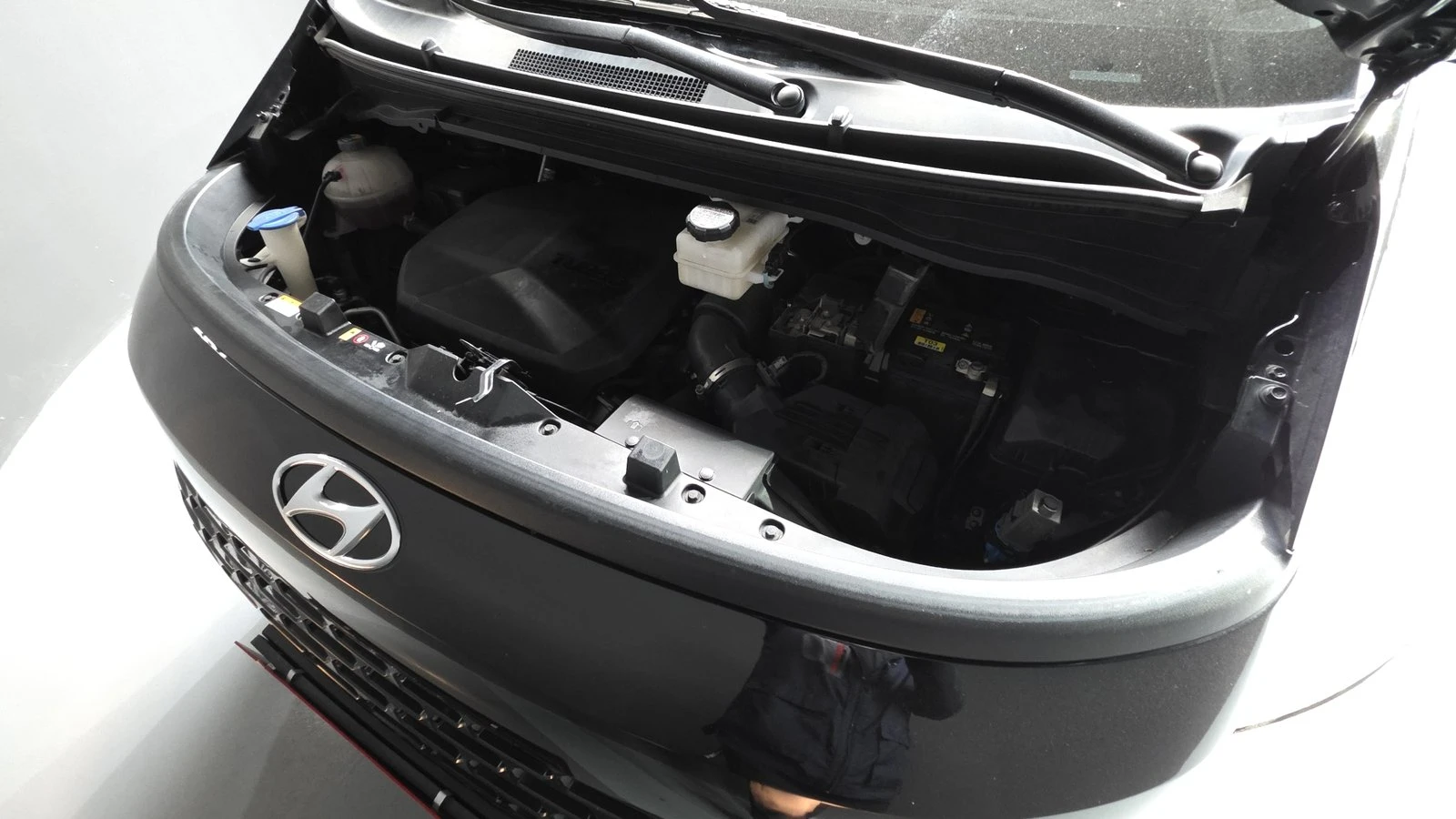 Hyundai Staria Modern* BLIND SPOT* ПОДГРЕВ ВОЛАН* КРАЙНА ЦЕНА, снимка 6 - Автомобили и джипове - 55348243