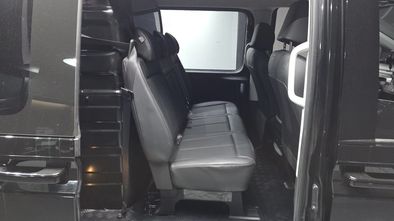 Hyundai Staria Modern* BLIND SPOT* ПОДГРЕВ ВОЛАН* КРАЙНА ЦЕНА, снимка 12 - Автомобили и джипове - 55348243