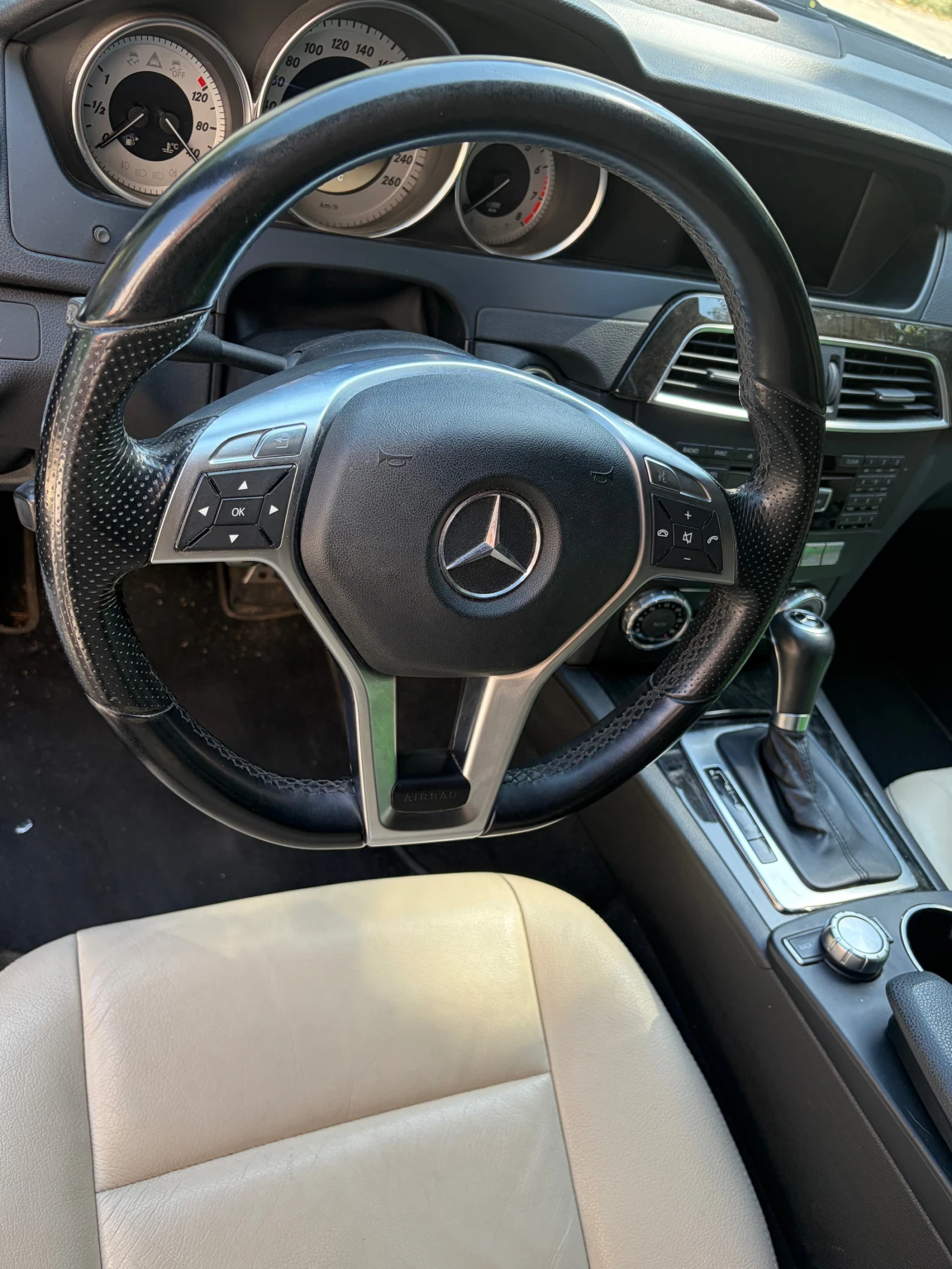 Mercedes-Benz C 350 4 matic, снимка 11 - Автомобили и джипове - 55646795