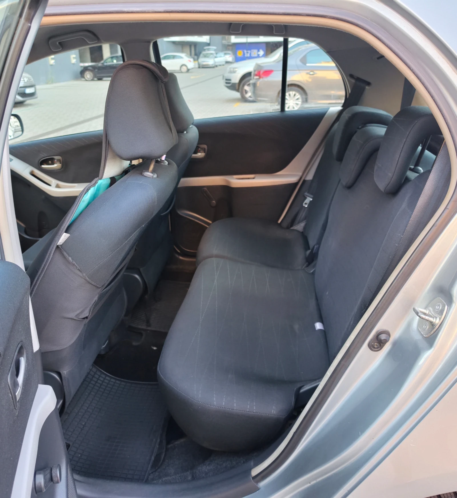 Toyota Yaris 1.4 D-4D, снимка 8 - Автомобили и джипове - 55649148