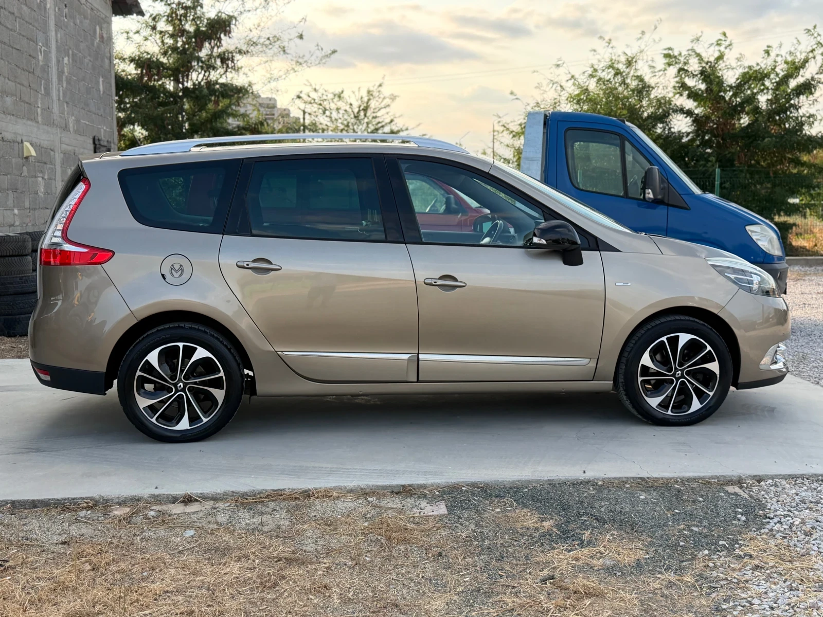 Renault Scenic 132 к.с * 4 цилиндъра, снимка 6 - Автомобили и джипове - 55667060