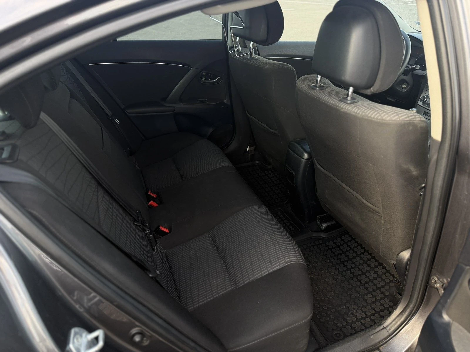 Toyota Avensis, снимка 14 - Автомобили и джипове - 56110574