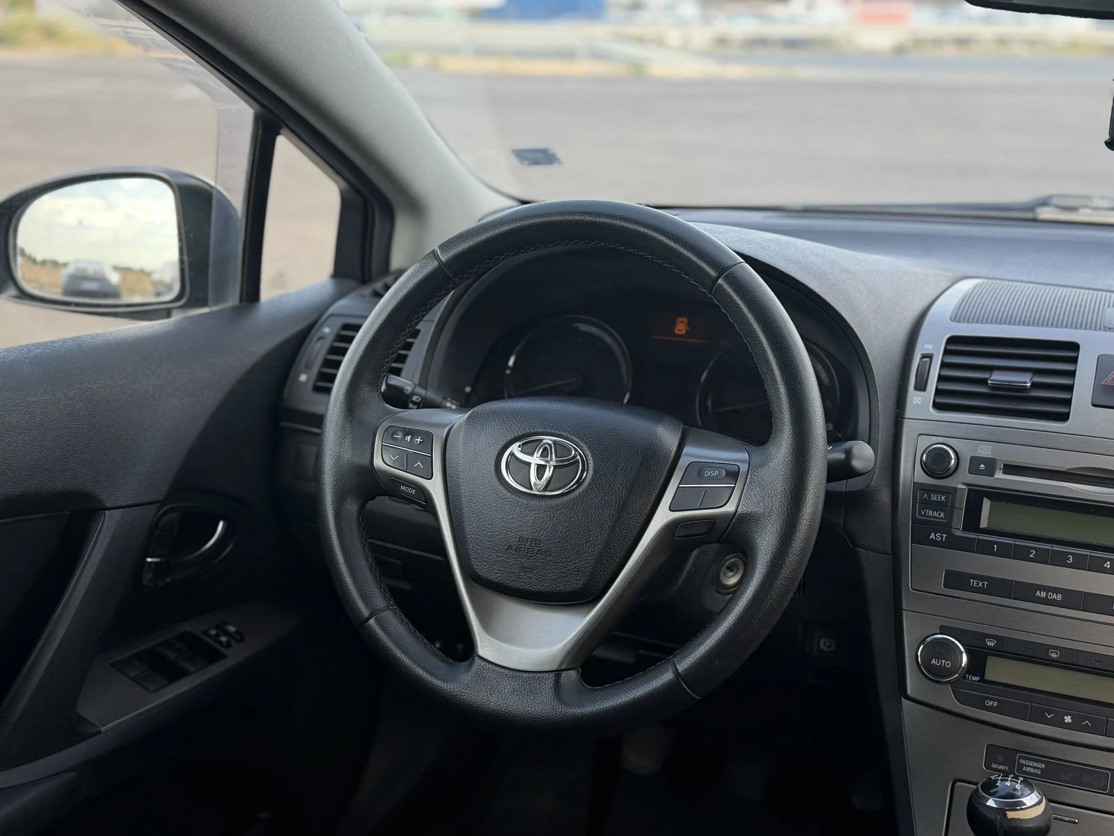Toyota Avensis, снимка 12 - Автомобили и джипове - 56110574