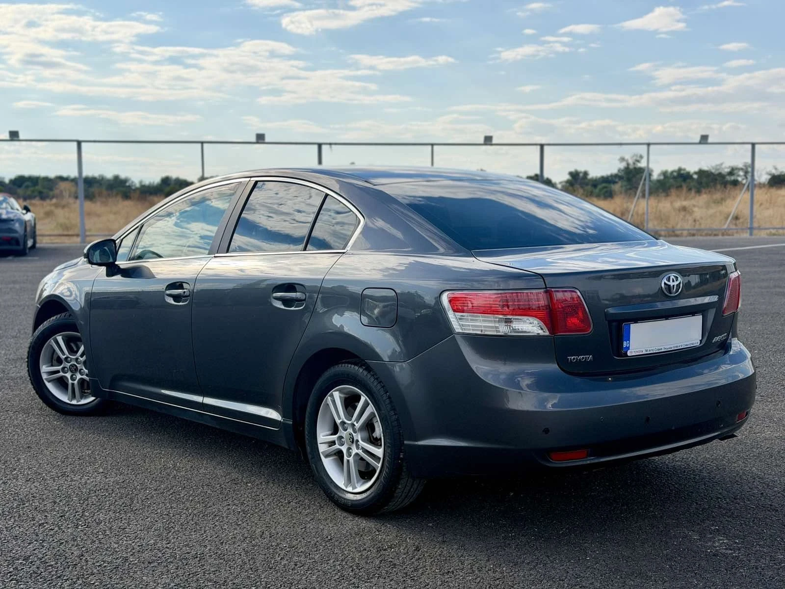 Toyota Avensis, снимка 3 - Автомобили и джипове - 56110574
