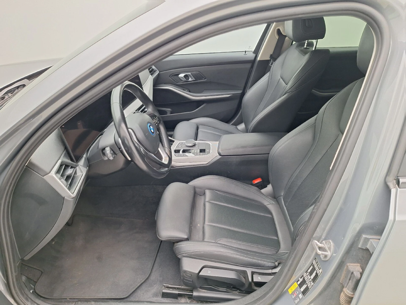 BMW 320 Reeks Touring Navi LED Leather , снимка 7 - Автомобили и джипове - 56205979