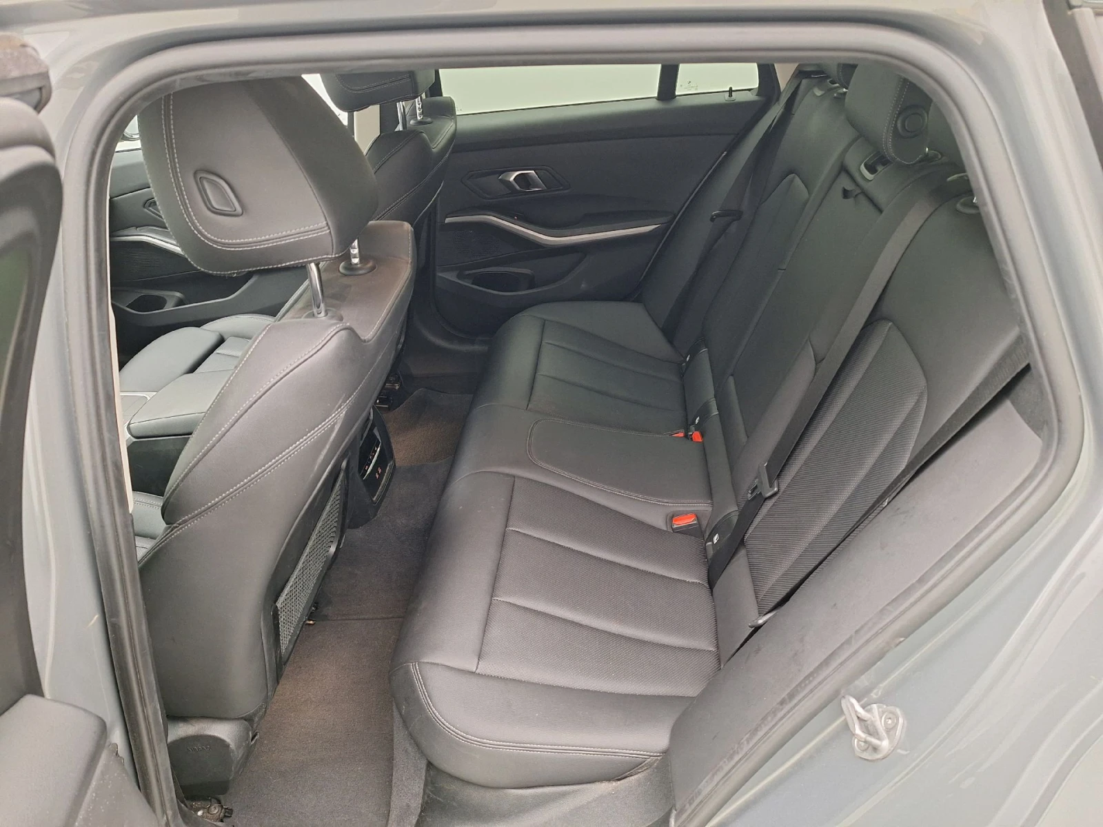 BMW 320 Reeks Touring Navi LED Leather , снимка 8 - Автомобили и джипове - 56205979