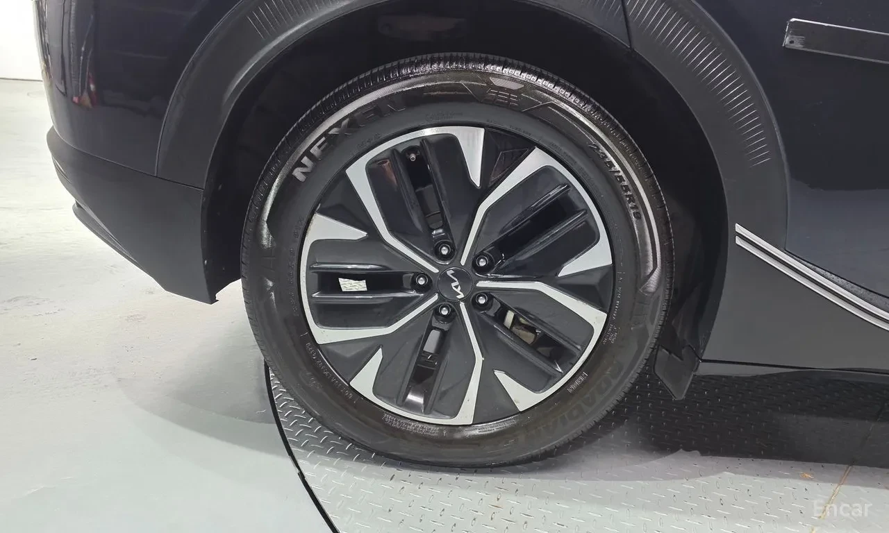 Kia EV6 Air 4WD, снимка 5 - Автомобили и джипове - 56411357