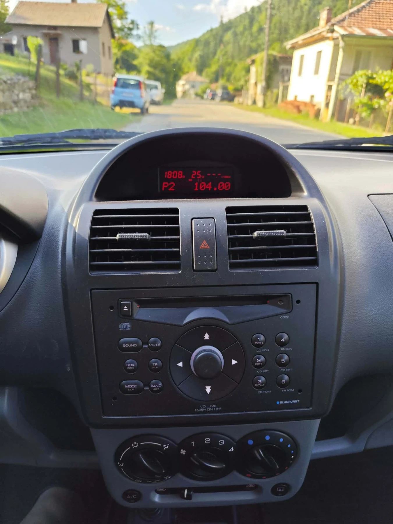 Subaru Justy, снимка 8 - Автомобили и джипове - 56622373