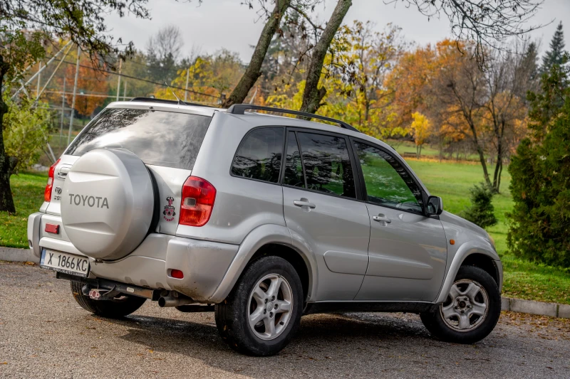 Toyota Rav4 D4D, снимка 10 - Автомобили и джипове - 52420911