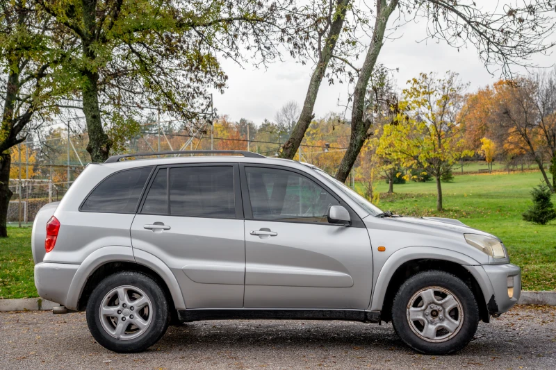Toyota Rav4 D4D, снимка 7 - Автомобили и джипове - 52420911
