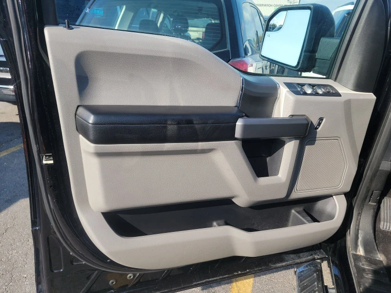 Ford F150 XLT* Crew Cab, снимка 10 - Автомобили и джипове - 53008893