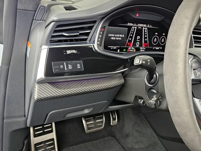 Audi RSQ8 4.0 DHU Automatic, снимка 16 - Автомобили и джипове - 55782306
