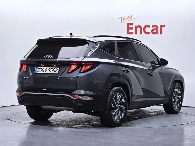 Hyundai Tucson 1.6 4WD - САМО 30% АВАНС, снимка 2 - Автомобили и джипове - 56255851
