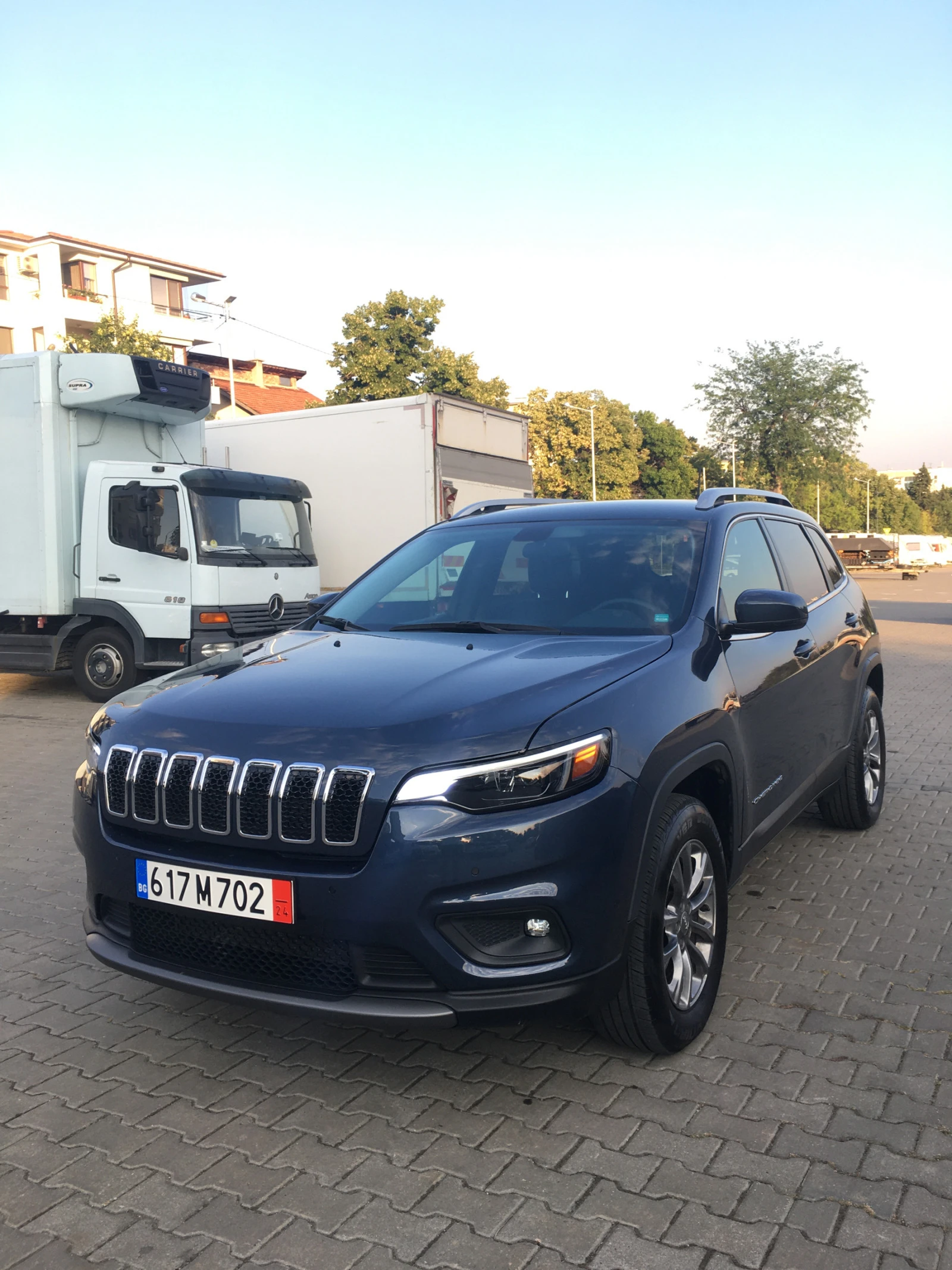 Jeep Cherokee 3.2 V6 - изображение 2