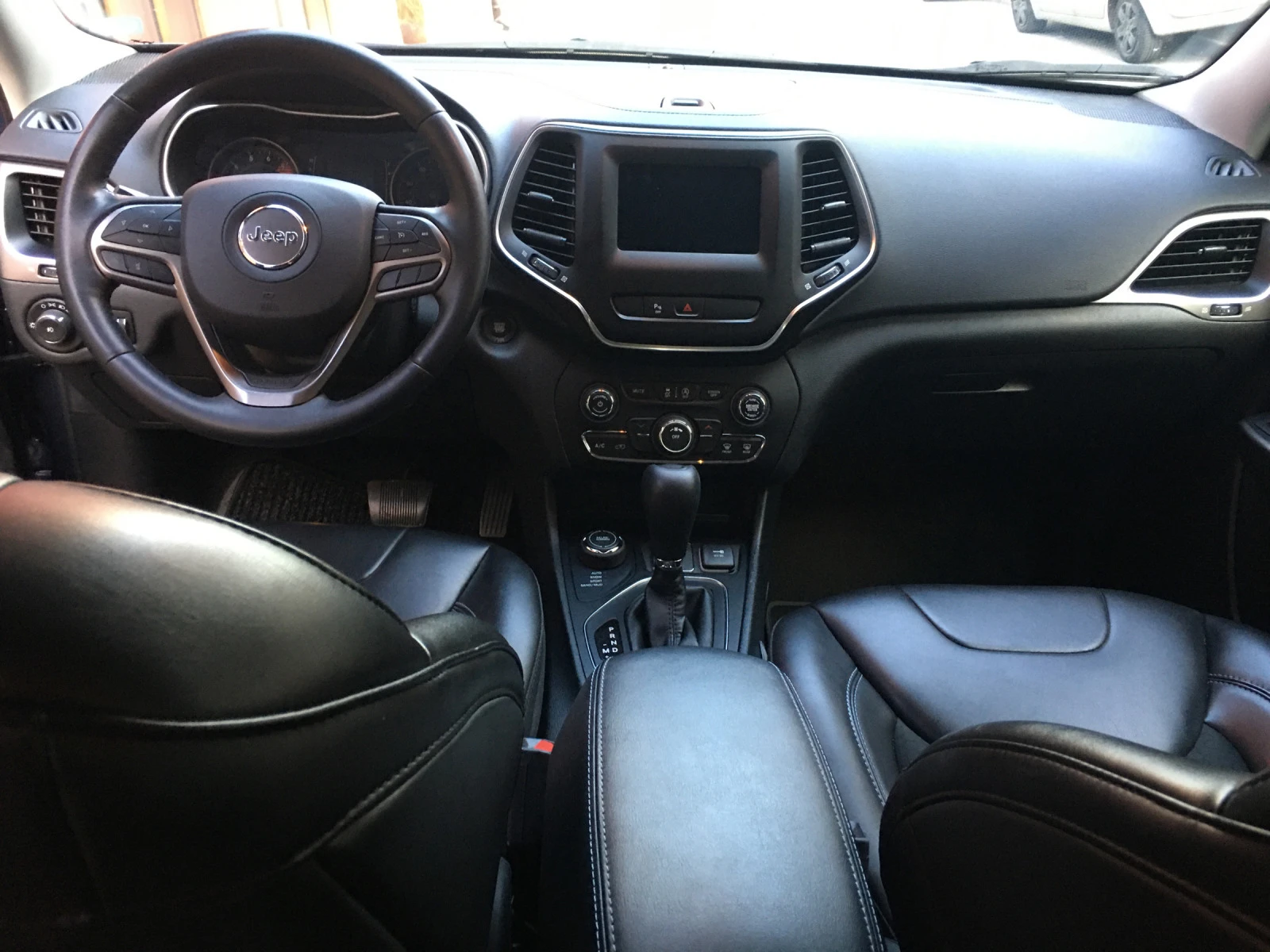 Jeep Cherokee 3.2 V6 | Mobile.bg � ����������� 14