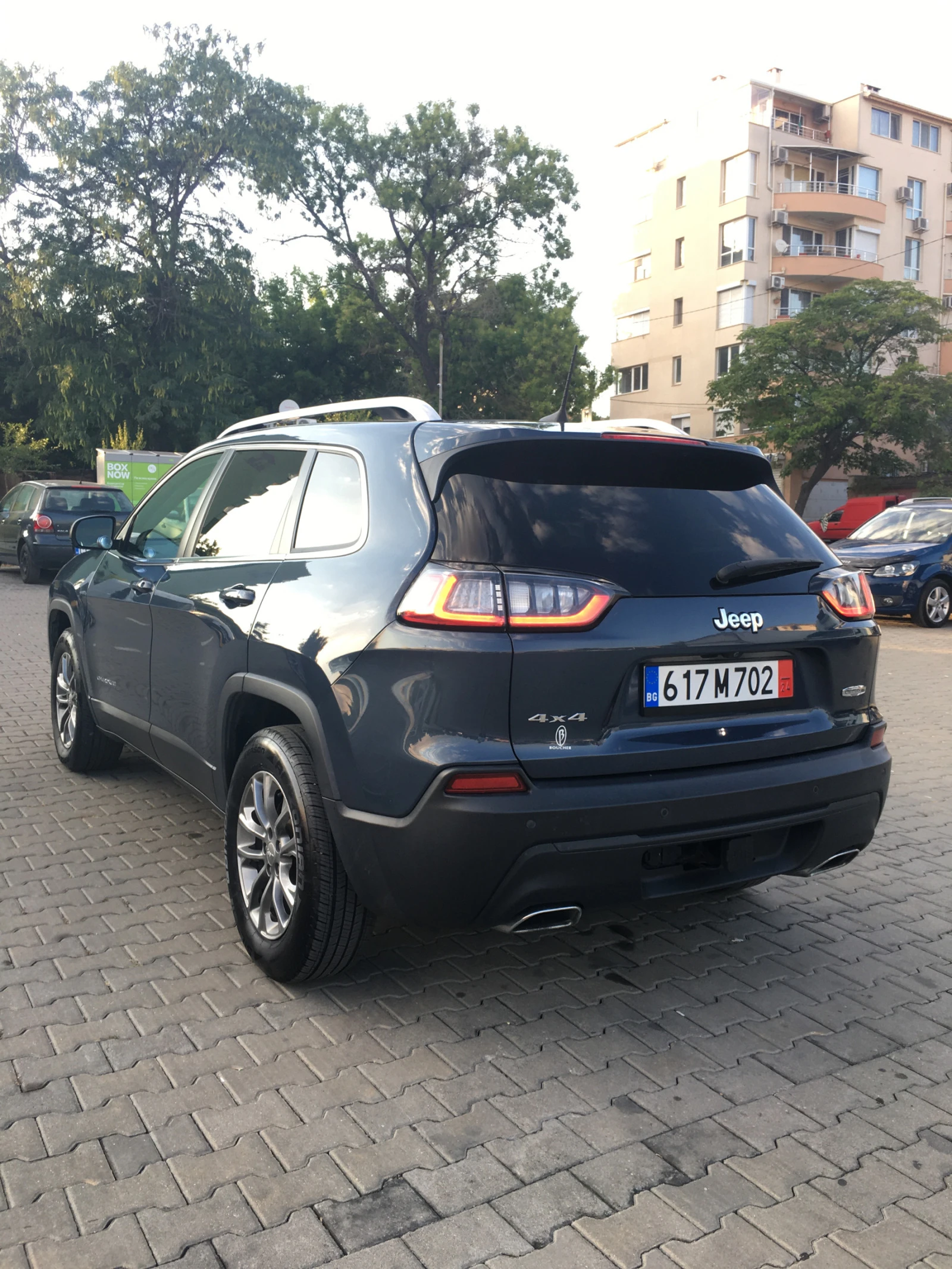 Jeep Cherokee 3.2 V6 - изображение 5