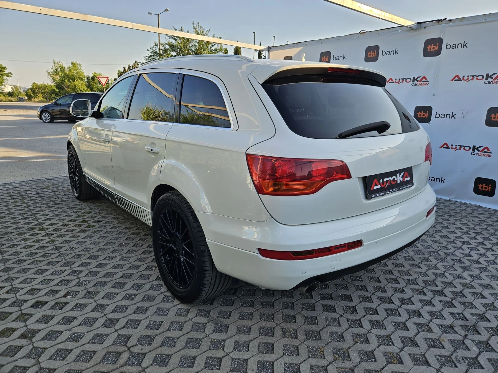 Audi Q7 3.0TDI-233кс= 7МЕСТА= 4X4= ПАНОРАМА= BOSE= KEYLESS - изображение 5