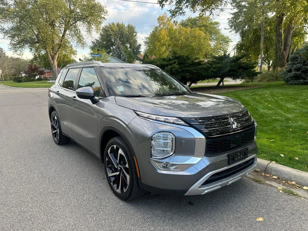 Mitsubishi Outlander SE CARPLAY* CAM* BLINDSPOT* ПОДГРЕВ*  - изображение 4