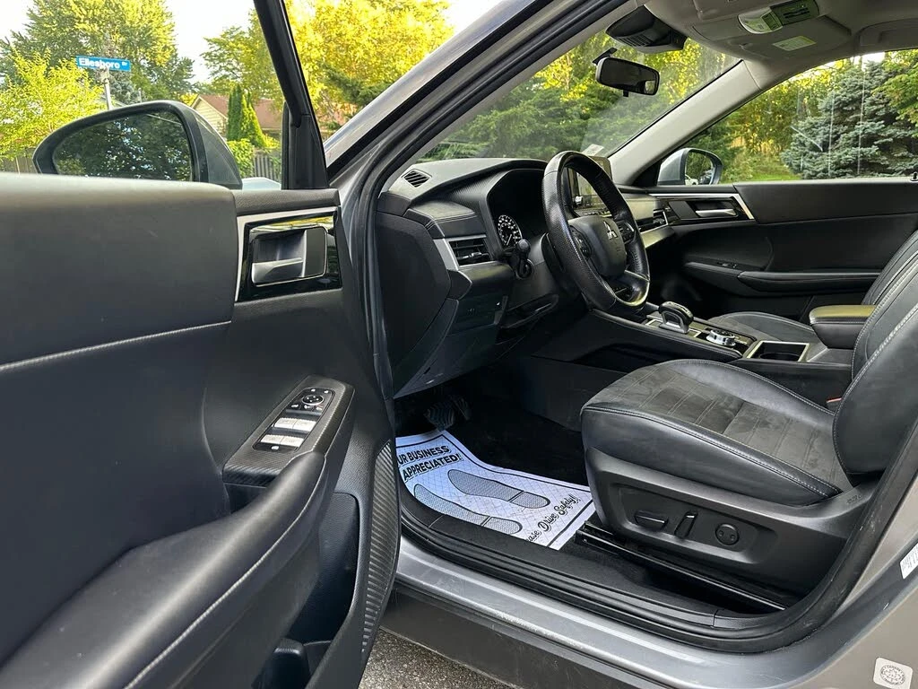 Mitsubishi Outlander SE CARPLAY* CAM* BLINDSPOT* ПОДГРЕВ*  - изображение 8