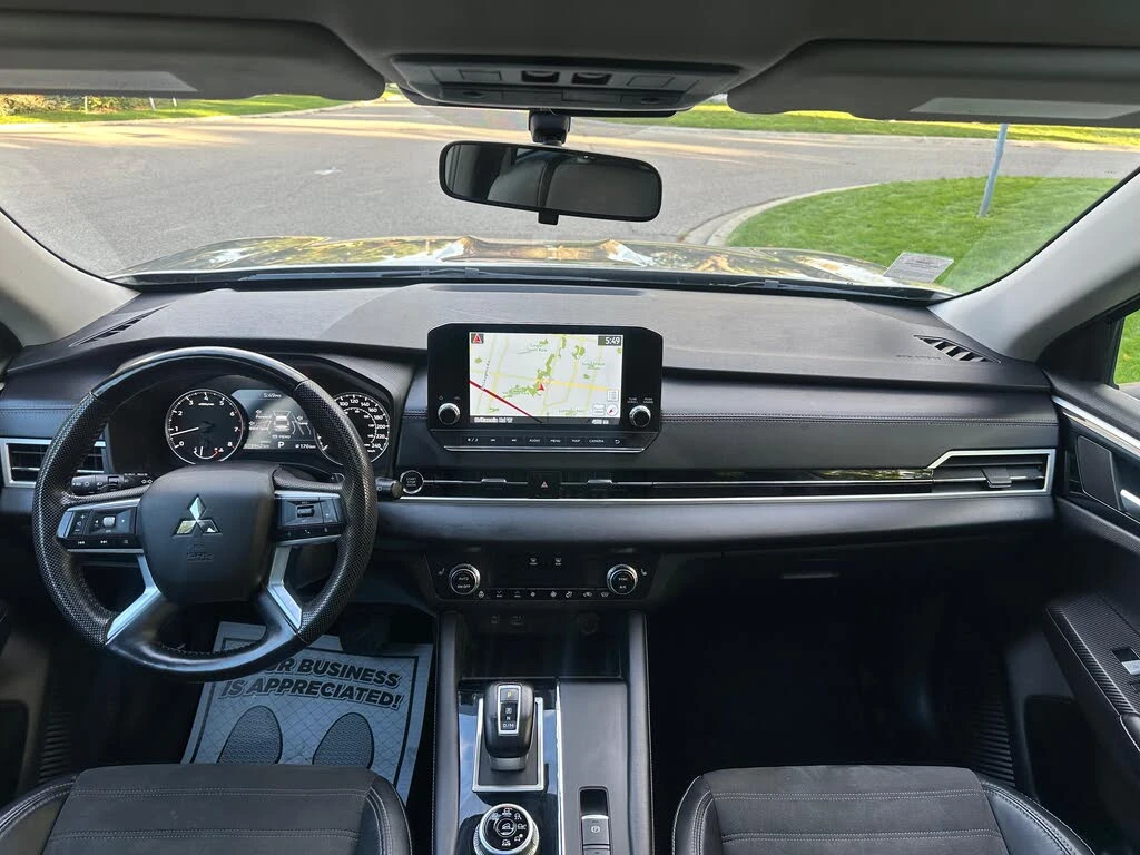 Mitsubishi Outlander SE CARPLAY* CAM* BLINDSPOT* ПОДГРЕВ*  - изображение 7