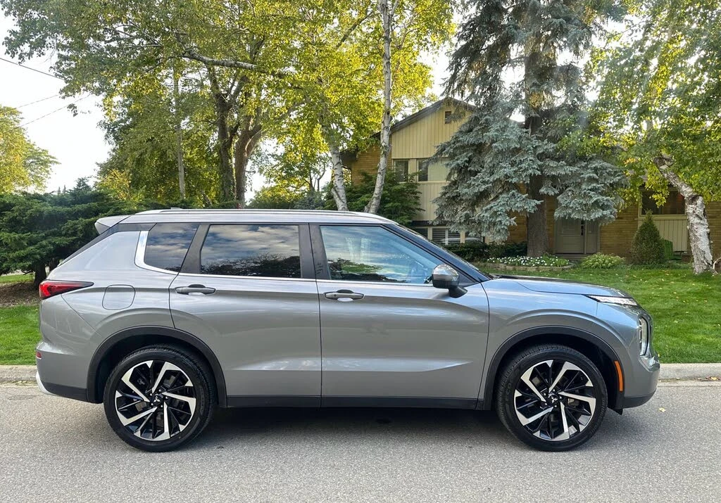 Mitsubishi Outlander SE CARPLAY* CAM* BLINDSPOT* ПОДГРЕВ*  - изображение 5