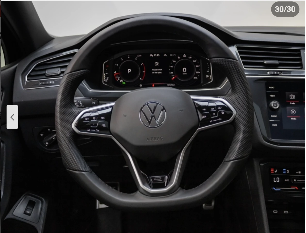 VW Tiguan SEL* R* LINE* ДИГИТАЛНО* ТАБЛО* ОБДУХВАНЕ* 360КАМЕ - изображение 7