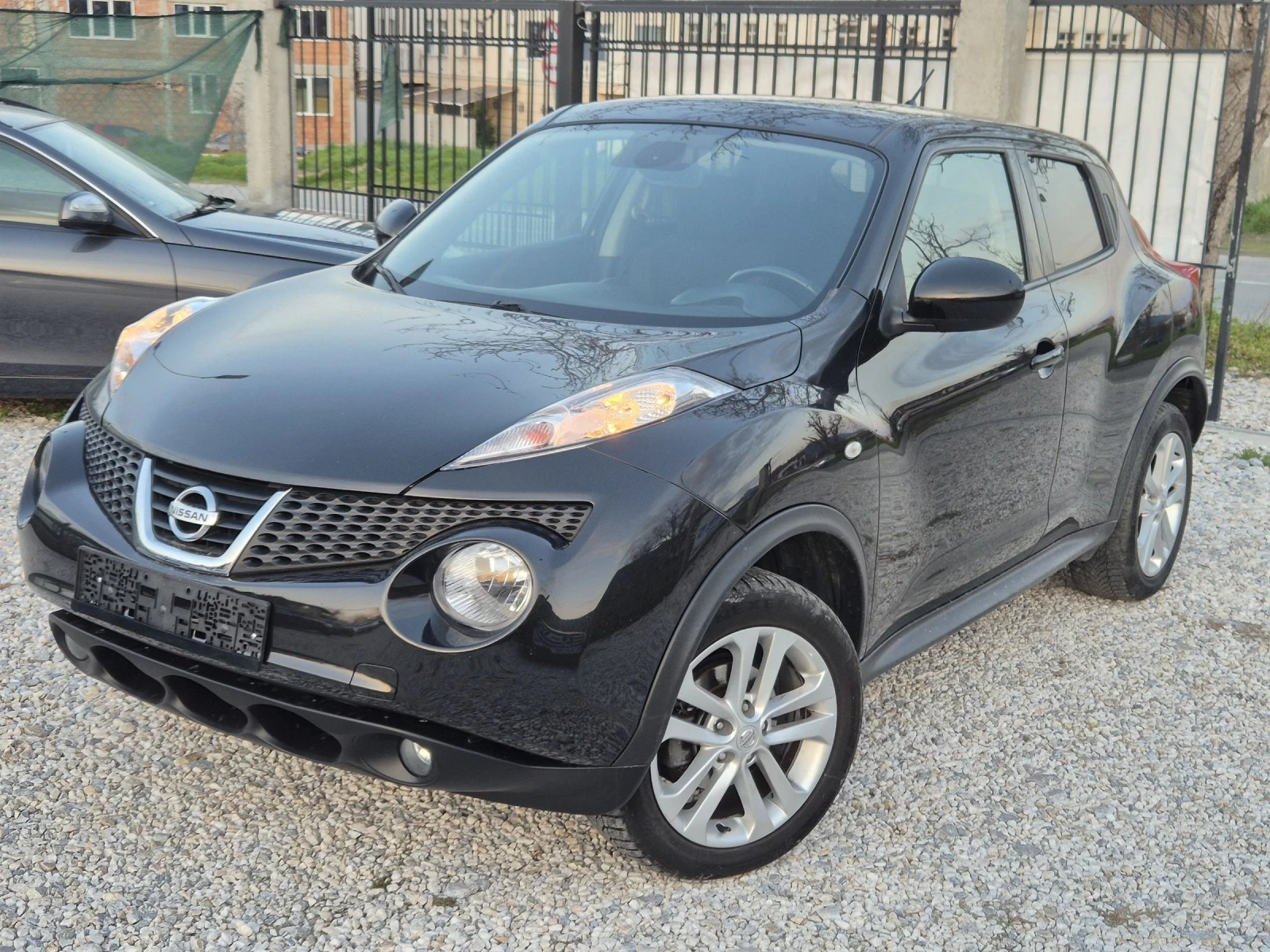 Nissan Juke 1.6 TEKNA KEYLESS GO , снимка 8 - Автомобили и джипове - 53977823