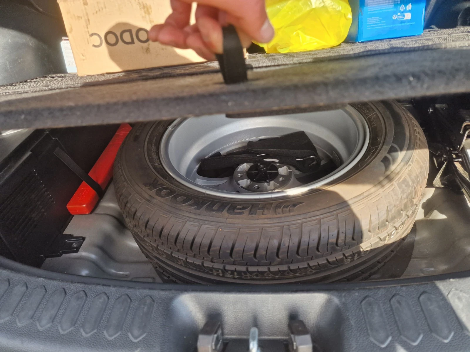 Kia Sportage 1.7-OBSLUJENA, снимка 14 - Автомобили и джипове - 54228062