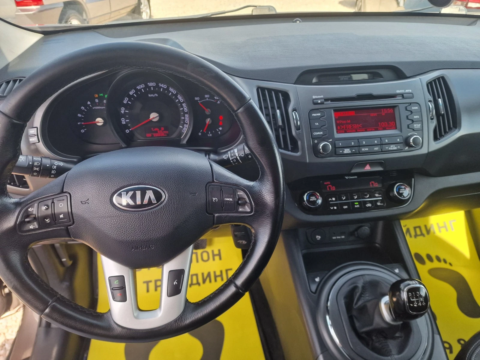 Kia Sportage 1.7-OBSLUJENA, снимка 10 - Автомобили и джипове - 54228062