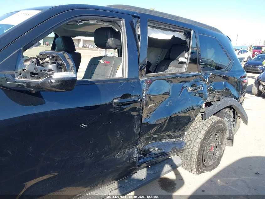 Toyota Sequoia Trd Pro * Крайна цена до БГ* , снимка 6 - Автомобили и джипове - 54248859