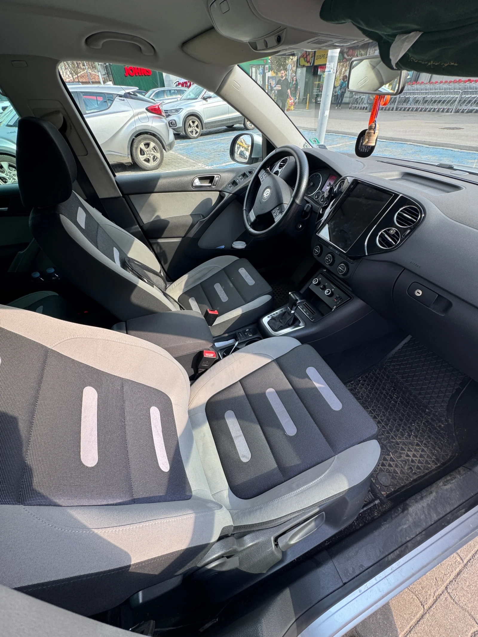 VW Tiguan 2.0 TSI 4motion, снимка 11 - Автомобили и джипове - 54291800